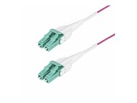 StarTech.com 40m (131ft) LC/LC (UPC) OM4 Multimode Fiber Optic Cable - Patch-kabel - LC/UPC duplex multimode (hane) till LC/UPC duplex multimode (hane) - 40 m - 40 m - 1.6 mm - fiberoptisk - duplex - 50/125 mikron - OM4 - OFNR - startkabel - erika-violett OM4RLCLC40M